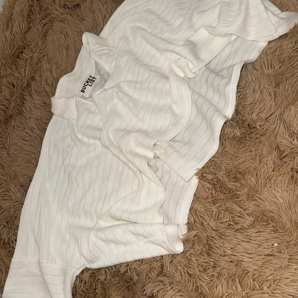 🎀🎀BUCKETLIST Cream Knit Top Oversized - Picture 3 of 5